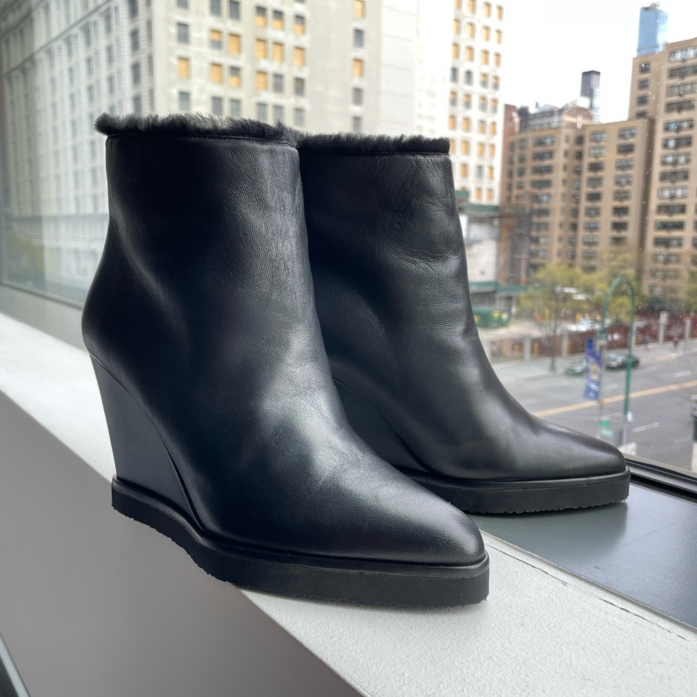 NWT Tamara Mellon Great Escape Shearling Ankle Boots/Bootie